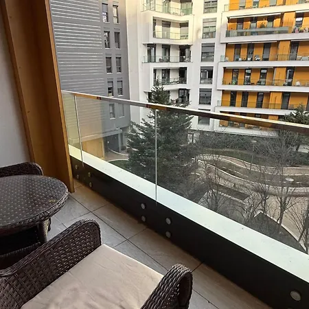 Garden Modern 1 Bedroom Complex 아파트